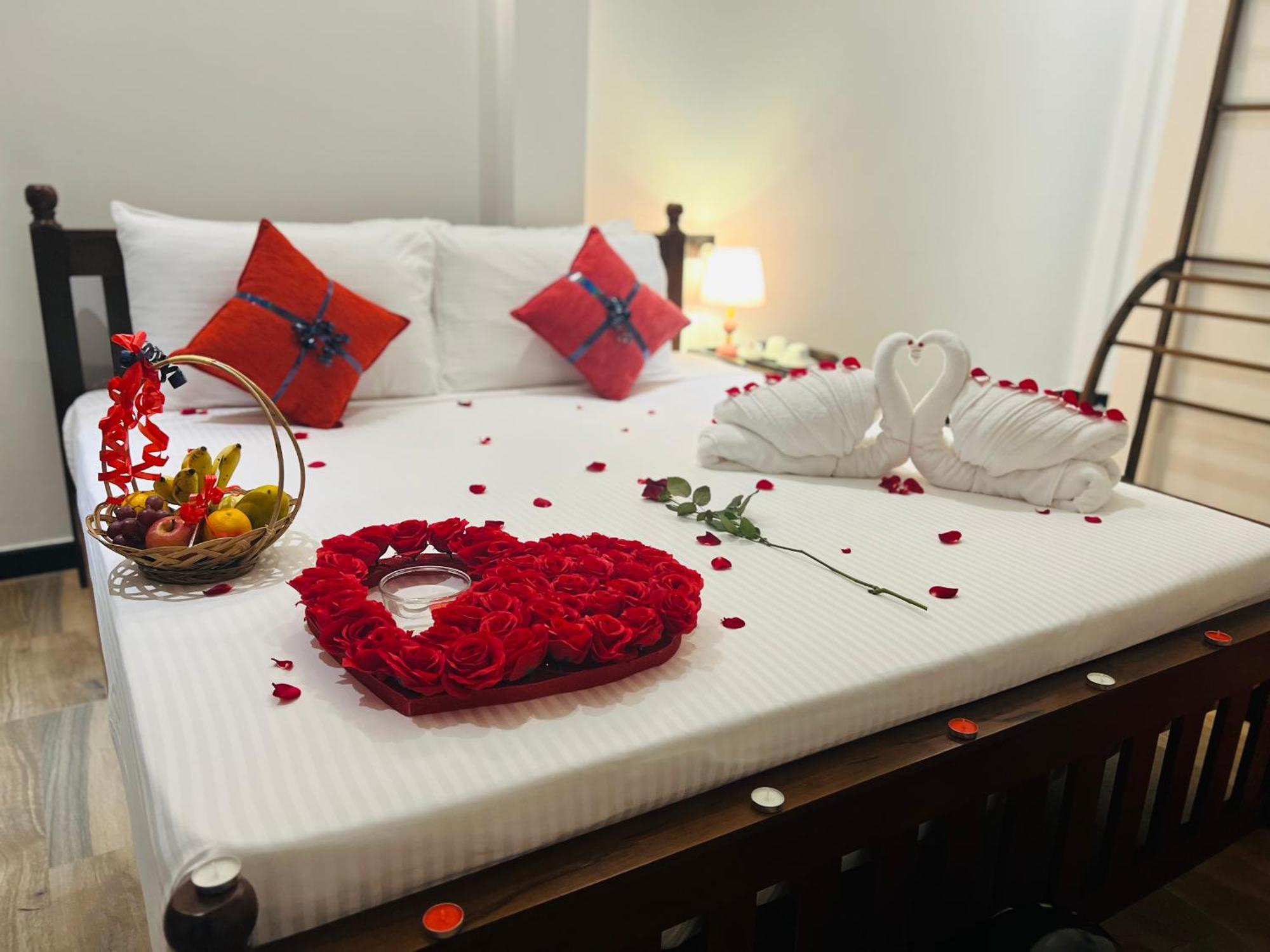Mama'S Boutique Beach Hotel Negombo Exteriör bild