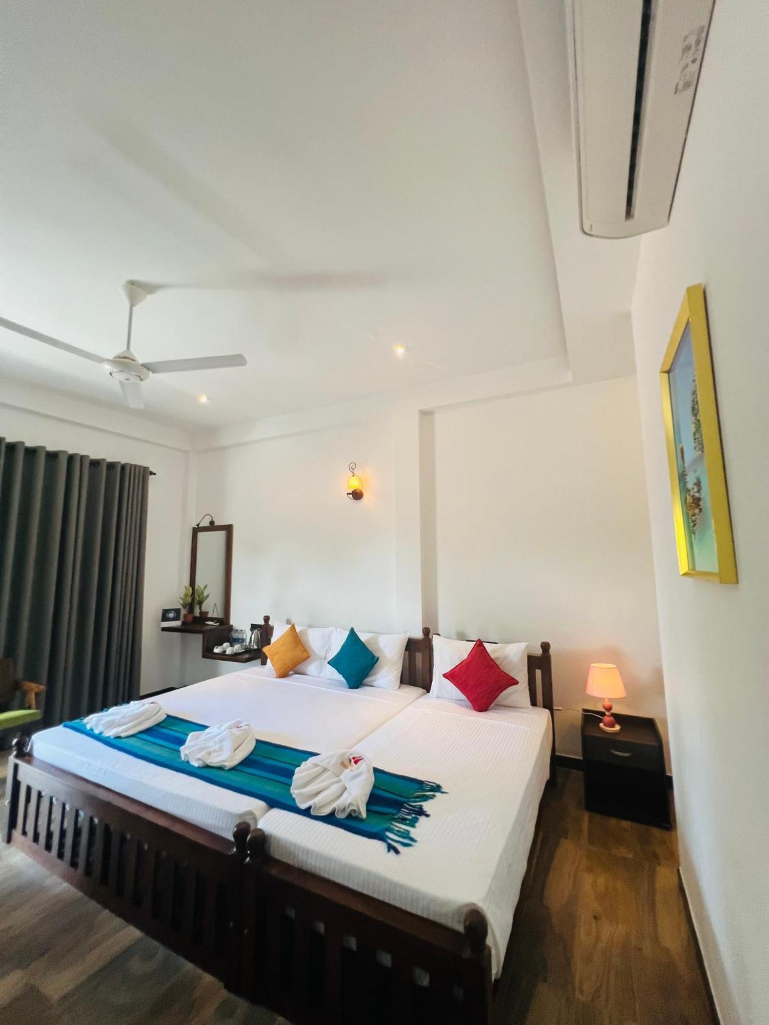 Mama'S Boutique Beach Hotel Negombo Exteriör bild