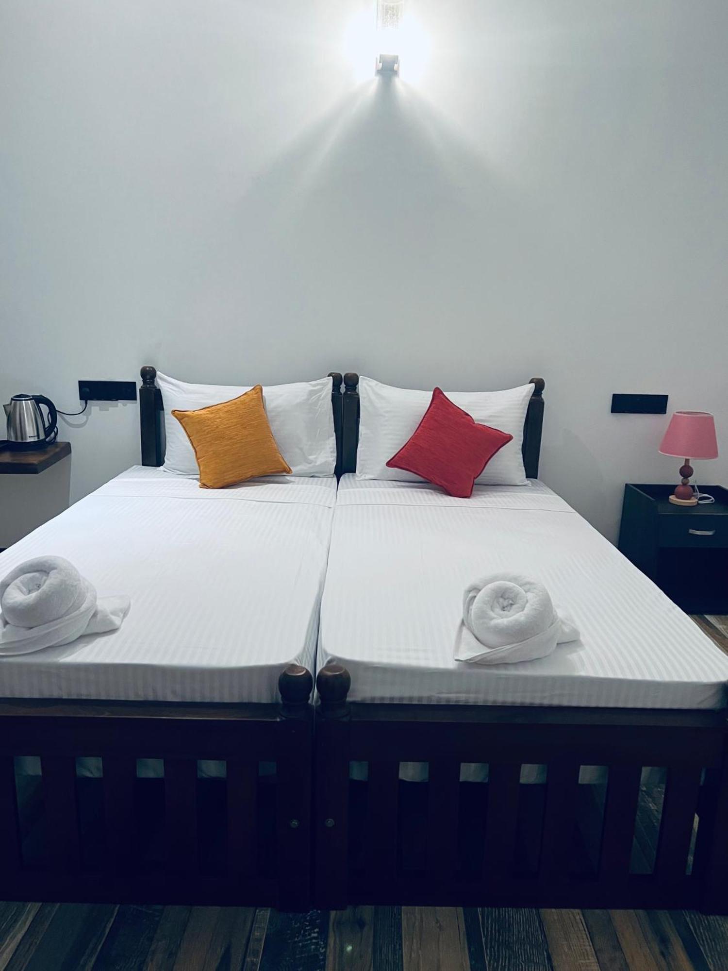 Mama'S Boutique Beach Hotel Negombo Exteriör bild